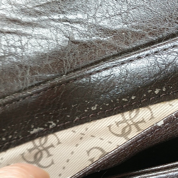 GUESS Organizer Wallet Leopard - Picture 13 of 15